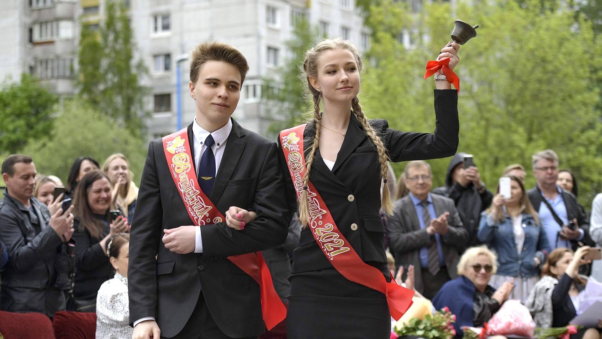 Что подарить классному руководителю на последний звонок Что подарить классному руководителю на последний звонок