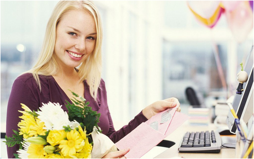 Что подарить коллегам на 8 марта