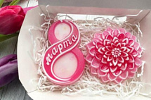 Что подарить жене на 8 марта: обзор вариантов